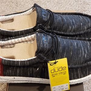 New in Box Hey Dude Wally Stretch Fleece Black/Brick Mens Size 12